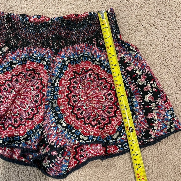 Women's AMERICAN RAG CIE abstract tribal printed short - Picture 5 of 8